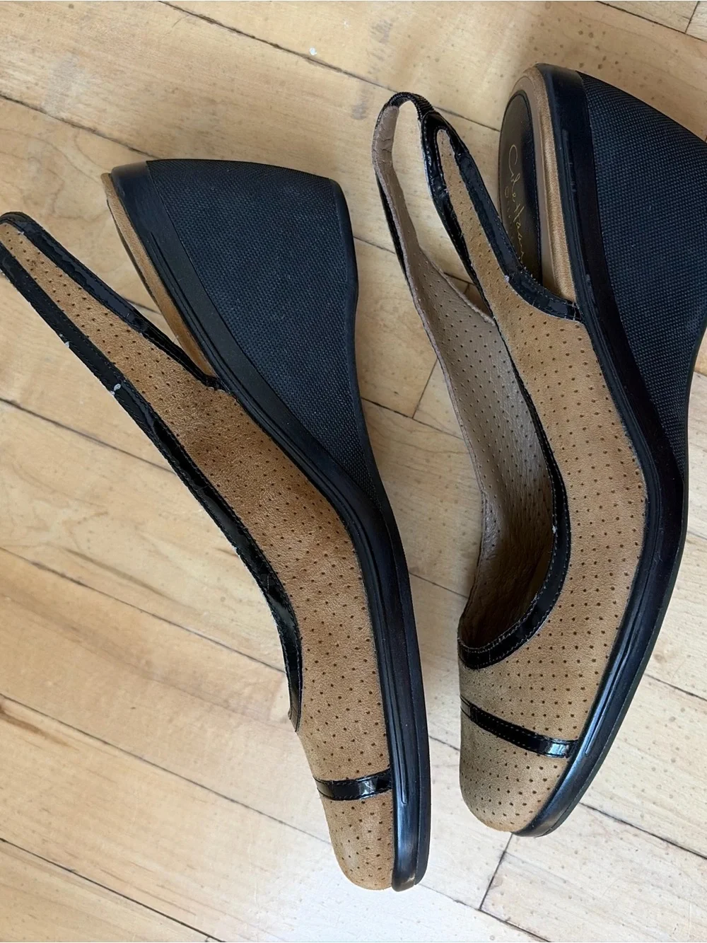 Cole Haan NikeAir Women’s Size 9.5B Nubuck Perforated Leather Wedge‎ Heel